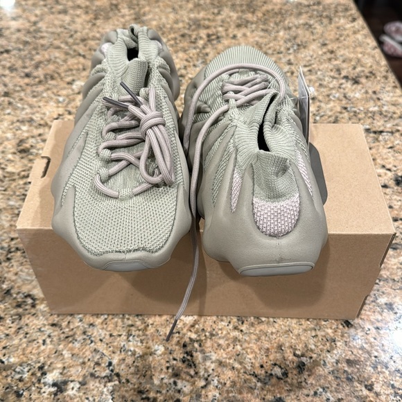 NEW IN BOX Yeezy 450 Stone Flax 8.5 - Picture 5 of 9